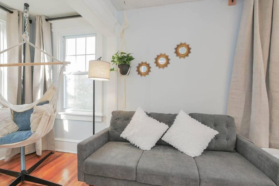 AC 6BR 2BA Quiet Retreat Central Location Apartment in Atlantic City