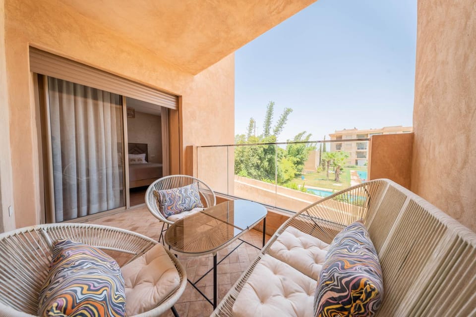 Balcony/Terrace, Balcony/Terrace, Seating area, Dining area