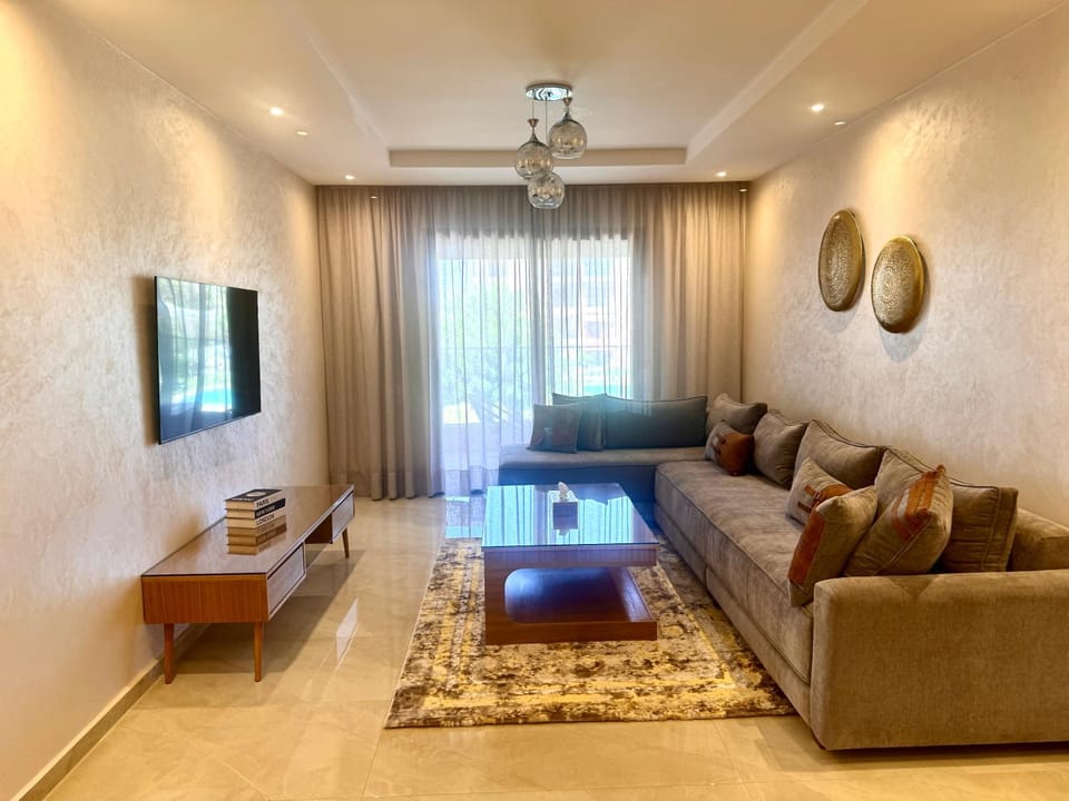 TV and multimedia, Living room, Seating area, Evening entertainment