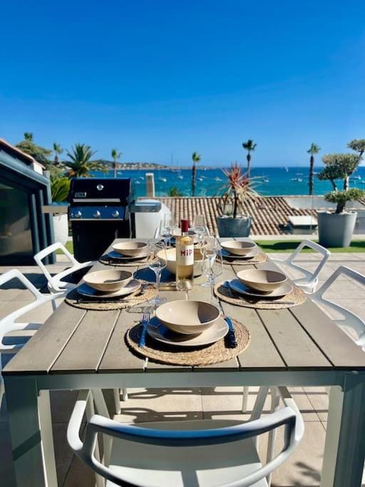 Patio, BBQ facilities, Dining area, Sea view