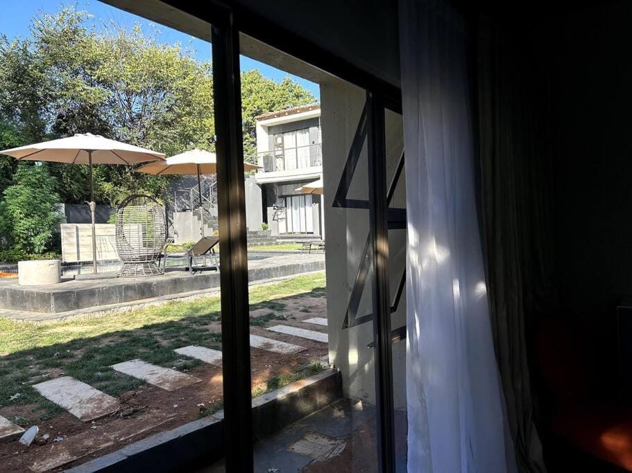Luxury apt walk 2Melrose Arch 5 Apartment in Sandton