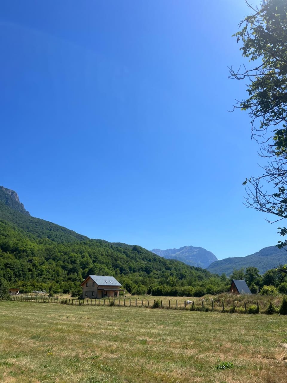 Domacinstvo Paprica Tjentiste House in Montenegro