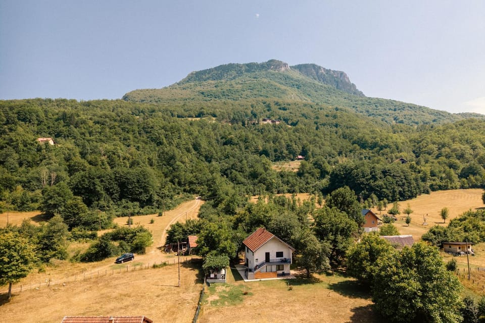 Domacinstvo Paprica Tjentiste House in Bosnia and Herzegovina