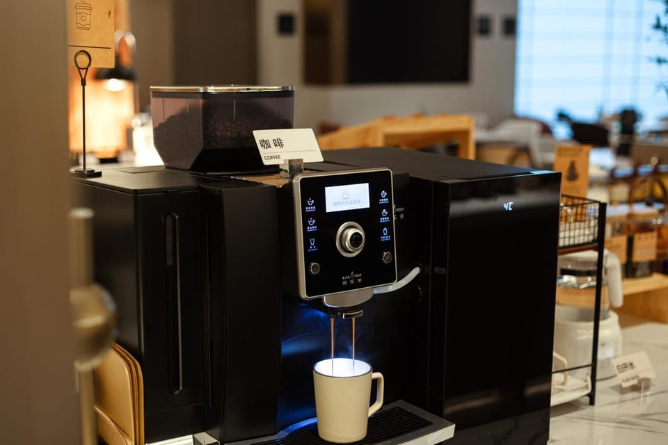 Restaurant/places to eat, Coffee/tea facilities, Breakfast
