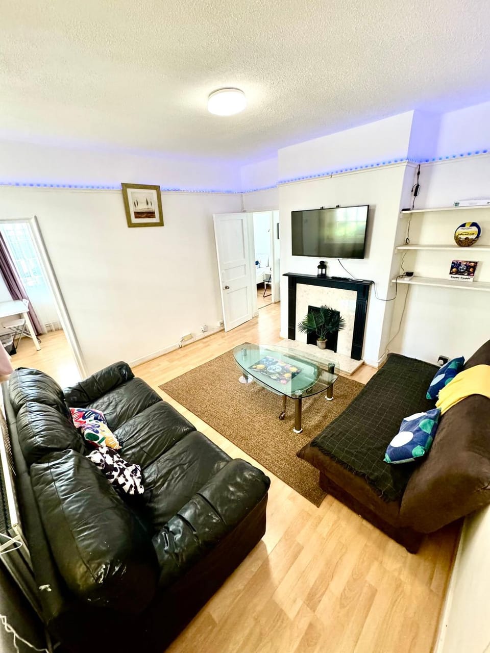 Communal lounge/ TV room, TV and multimedia, Living room, Seating area