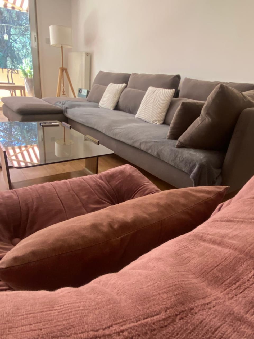 Grand 3p pieces au calme dans residence avec piscine, restaurant, tennis, climatisation Apartment in Nice