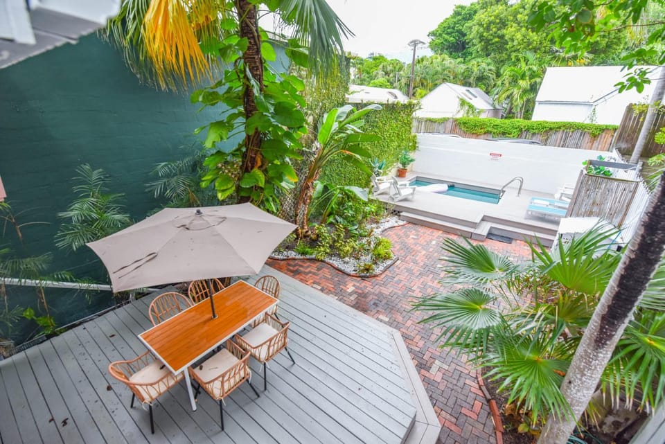 New Rose Retreat - Pool & Parking House in Key West