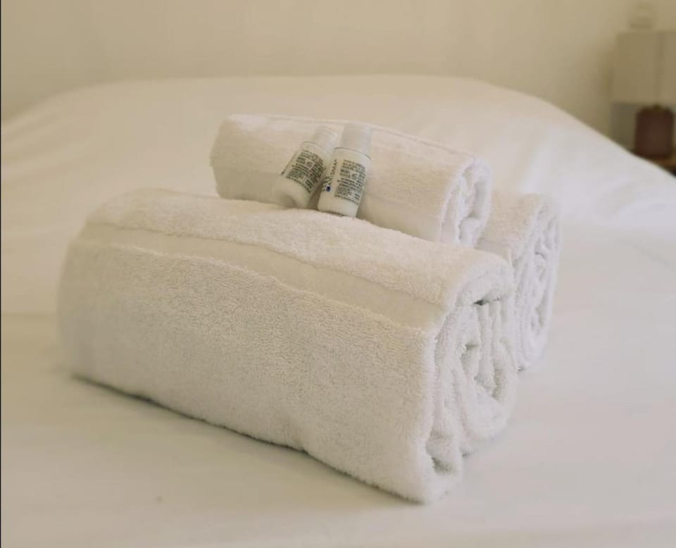 Bedroom, towels