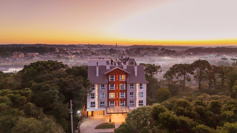 Property building, Bird's eye view, Mountain view, Sunrise, Sunset