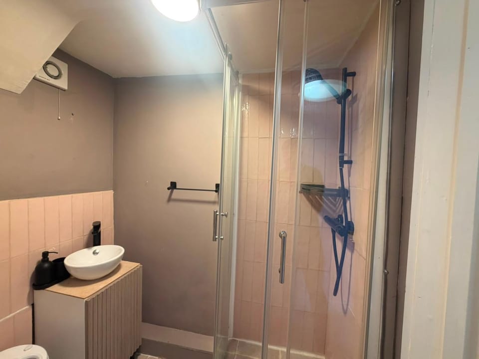 basement studio bell street Apartment in City of Westminster