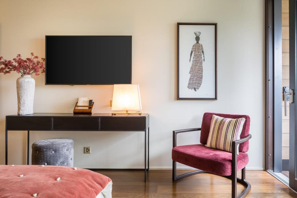 TV and multimedia, Photo of the whole room, Seating area