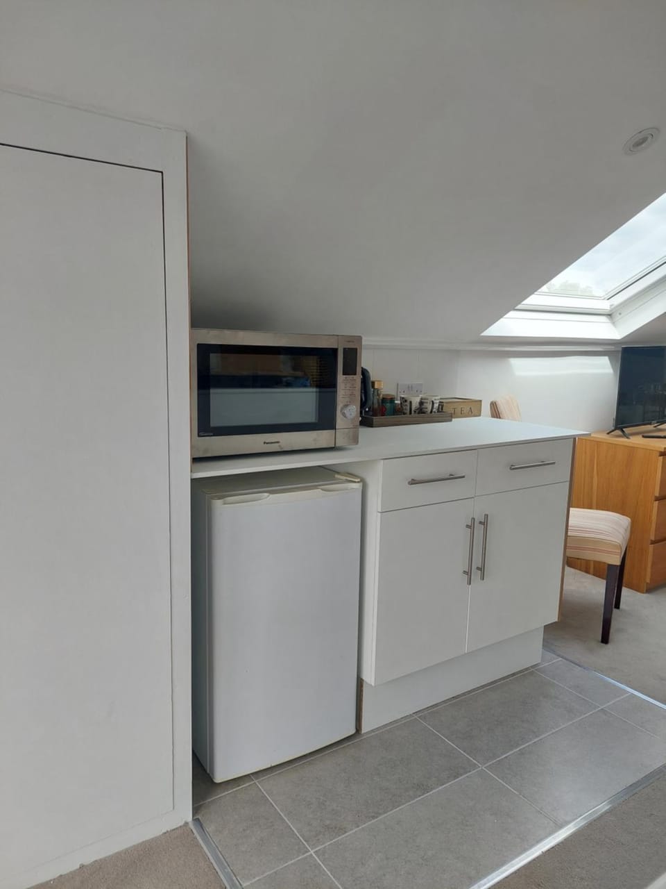Avalon Guest Suite Ewell Bed and Breakfast in Epsom