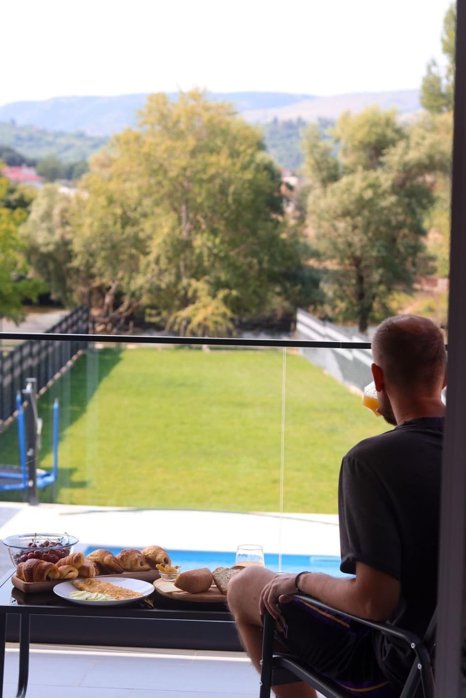 River view, Breakfast