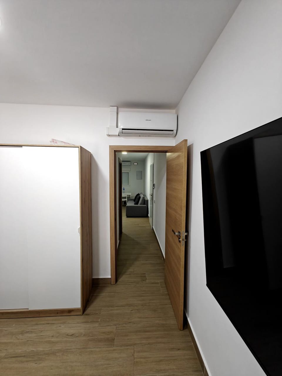TV and multimedia, air conditioner