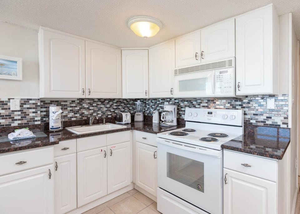 Gulf Shores Surf & Racquet 605A Apartment in West Beach