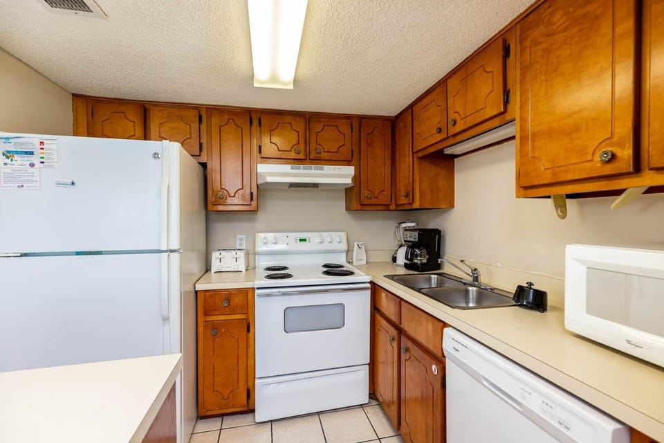 Island Winds East 201 condo Apartment in West Beach
