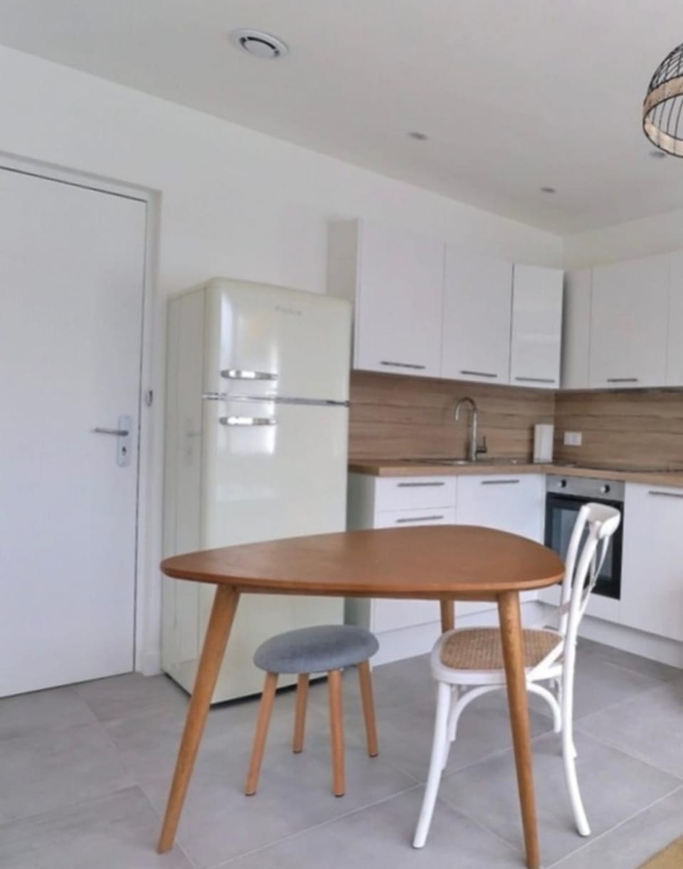 Les Mimosas - T2 Ground Floor Apartment - Villeurbanne Apartment in Villeurbanne