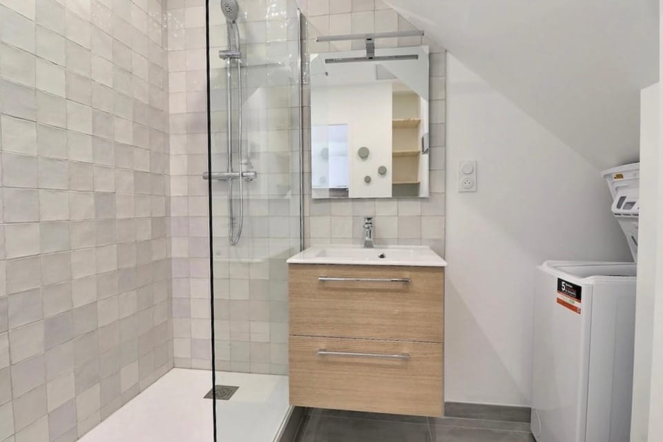 Les Mimosas - T2 Ground Floor Apartment - Villeurbanne Apartment in Villeurbanne