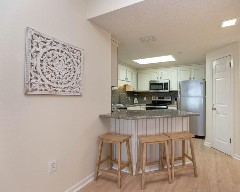 Phoenix X 212 Apartment in Ono Island