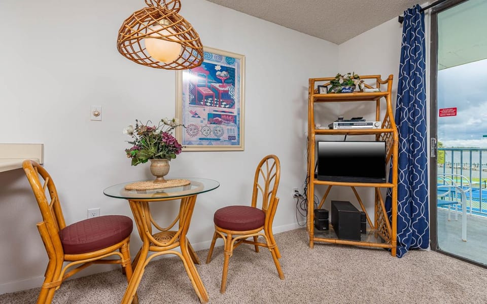 Gulf Shores Surf & Racquet 201B Apartment in West Beach