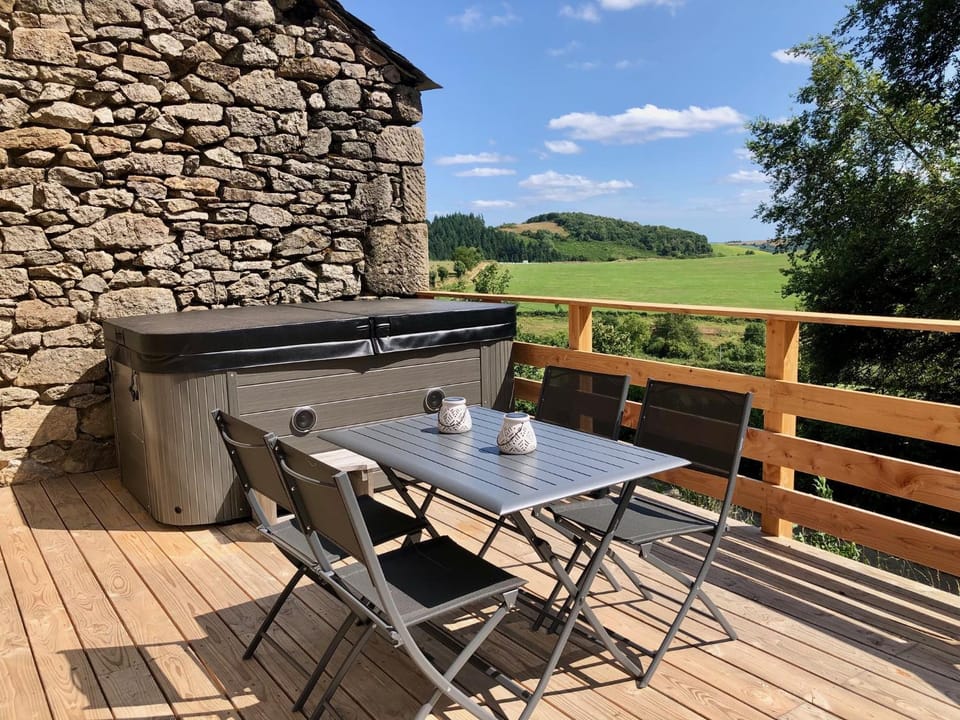 Patio, Day, Natural landscape, View (from property/room), Balcony/Terrace, Dining area