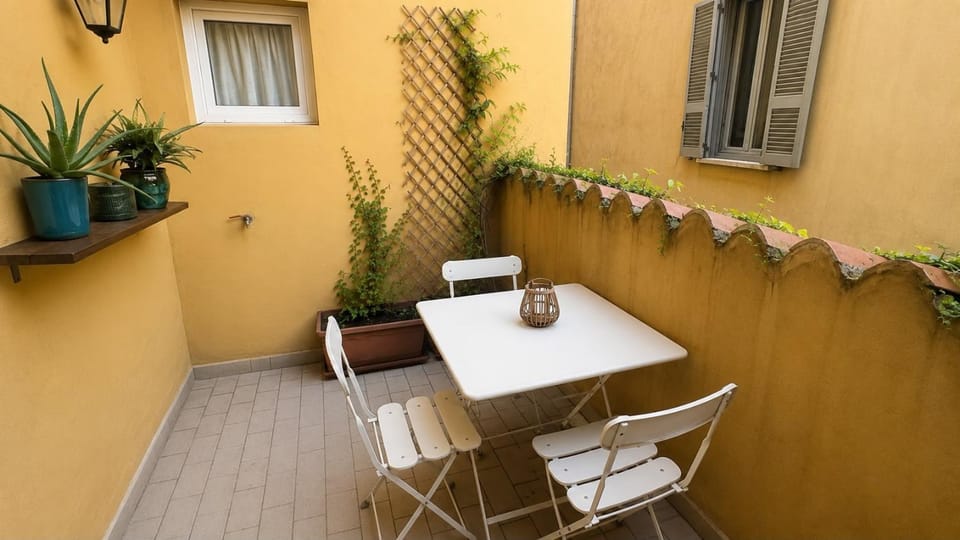Property building, Balcony/Terrace