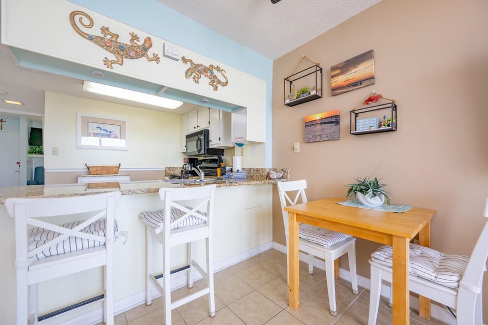 Gulf Shores Surf & Racquet 612A Apartment in West Beach