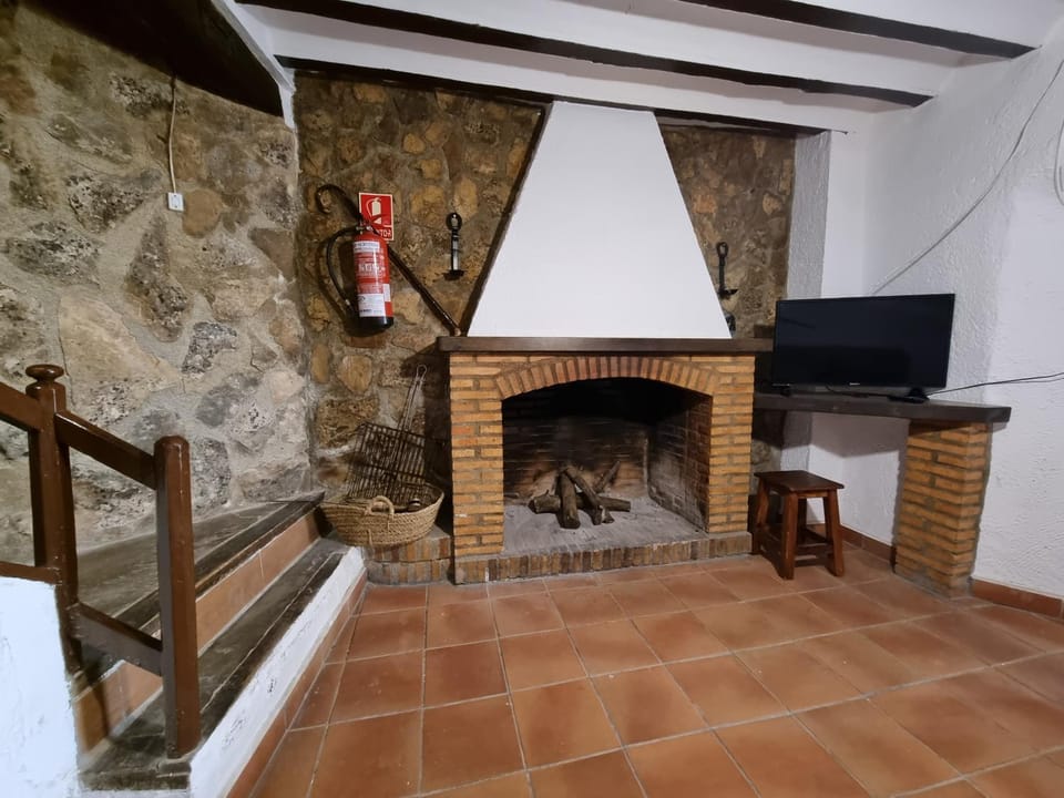 BBQ facilities, fireplace