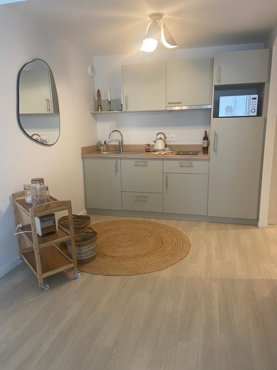 Kitchen or kitchenette, stove, kitchen