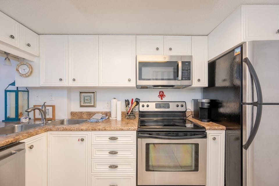 Gulf Shores Surf & Racquet 202B Apartment in West Beach