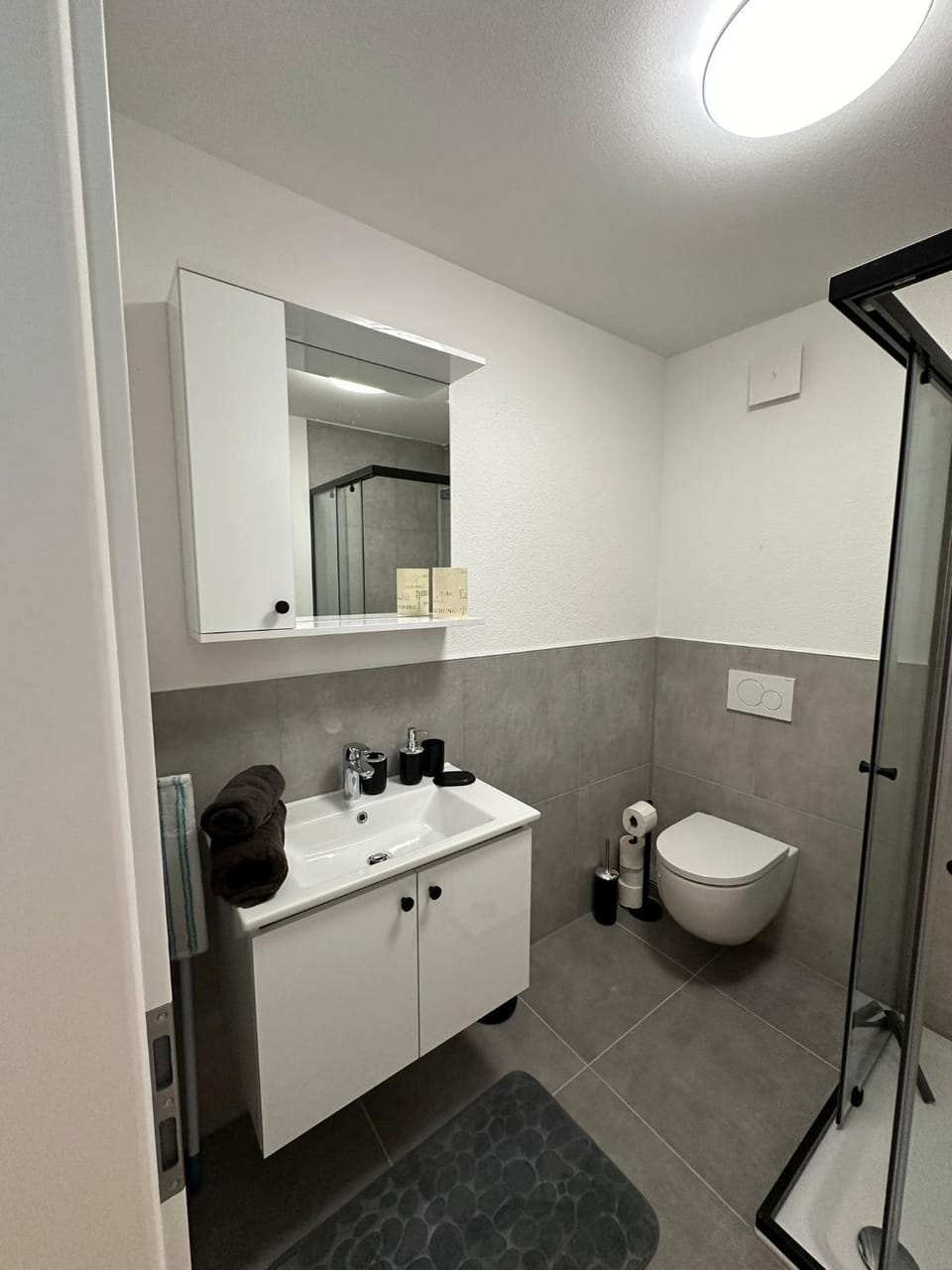 Shower, Toilet, Bathroom