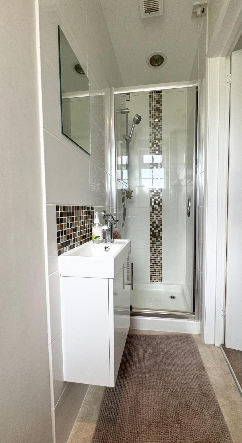 4 Bedroom Home House in Wycombe District