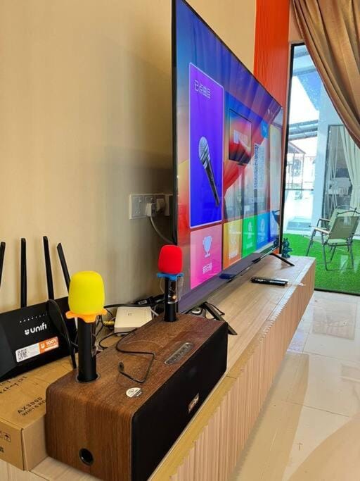Ipoh Happiness Stay 20pax Karaoke & Snooker Landed House in Ipoh