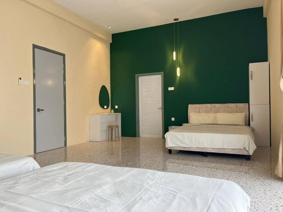 Ipoh Happiness Stay 20pax Karaoke & Snooker Landed House in Ipoh