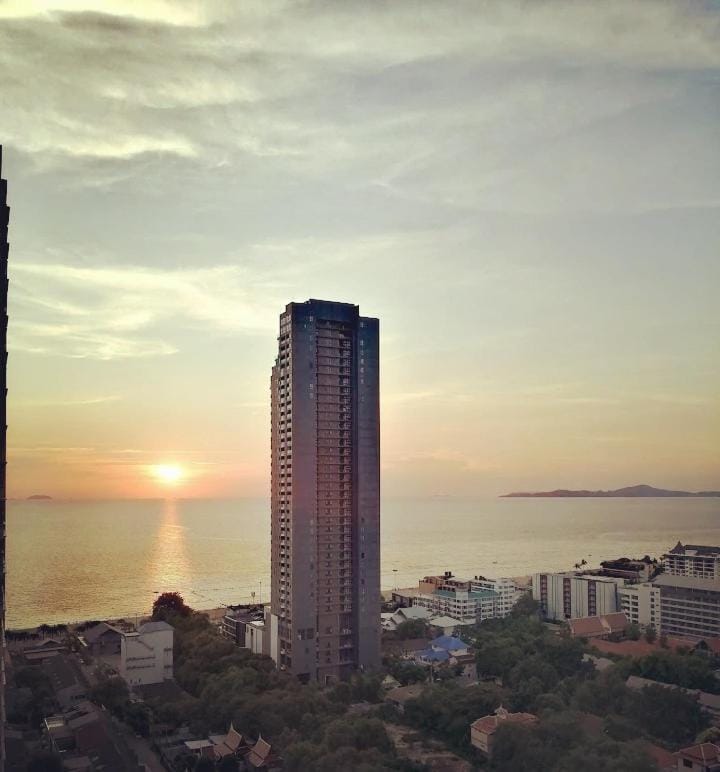 Property building, Day, Natural landscape, City view, Sea view, Sea view, Swimming pool, Sunrise, Sunset