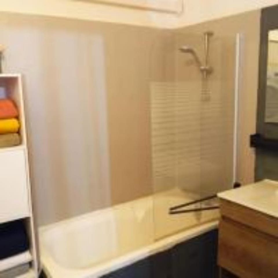 Bathroom, Bath