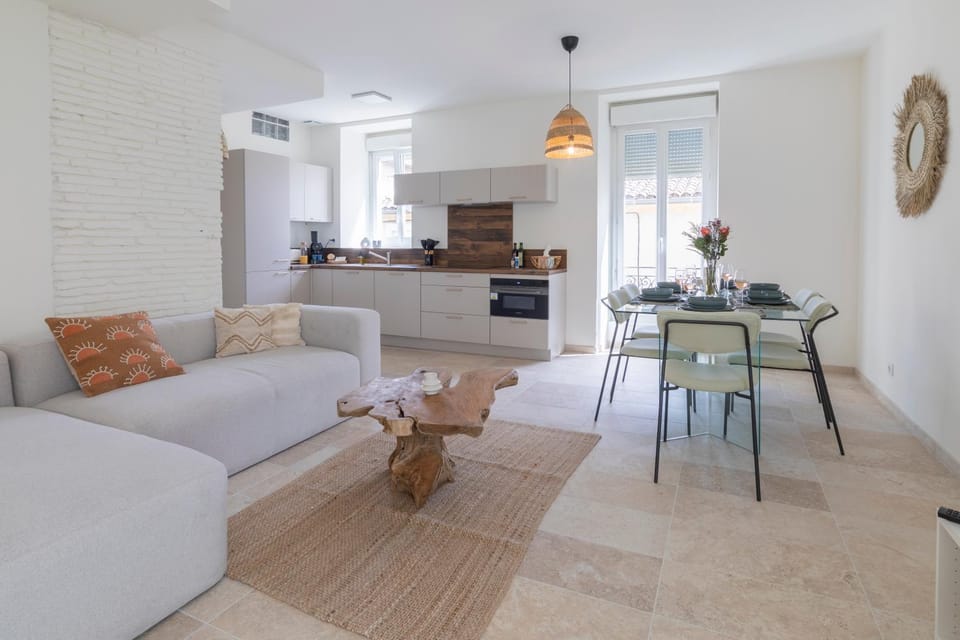 Living room, Dining area, kitchen