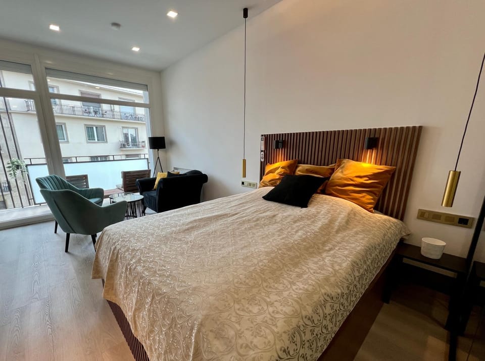 Golden Studio at Erzsebet bridge Apartment in Budapest