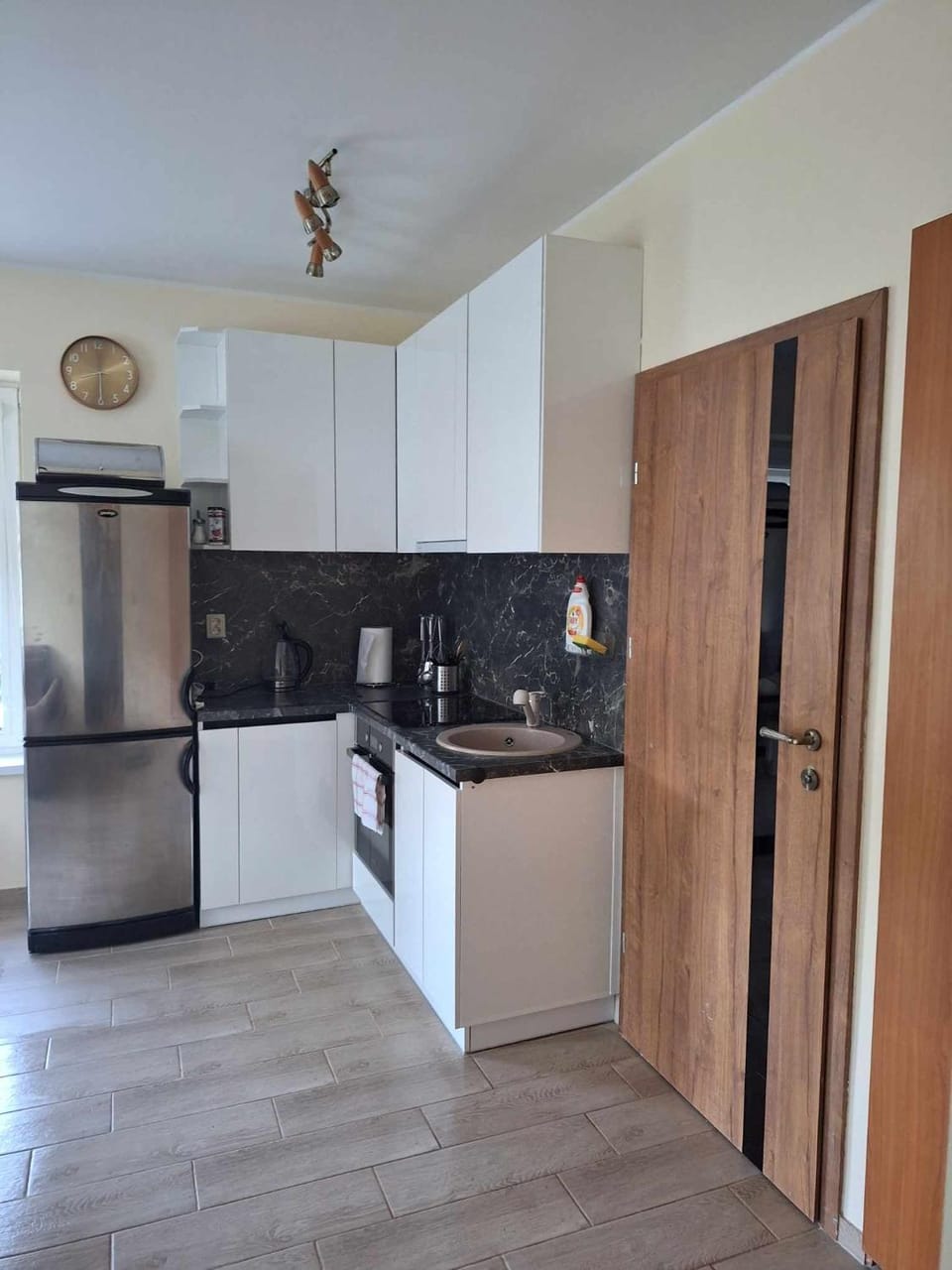 Kitchen or kitchenette, oven, stove