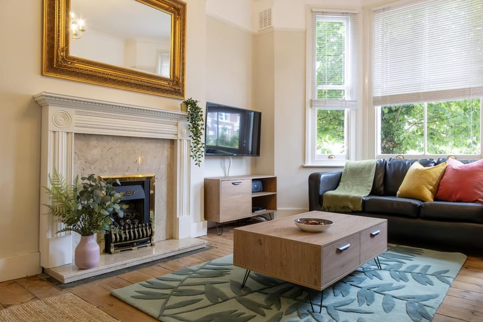 Communal lounge/ TV room, Living room