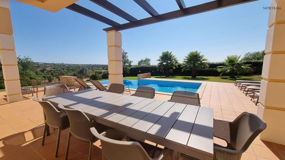 Property building, Balcony/Terrace, Living room, Swimming pool
