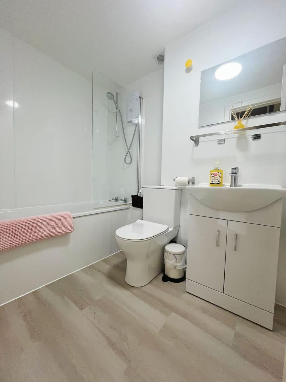 One Bedroom Apartment behind Edinburgh Castle on the 3rd floor Apartment in Edinburgh