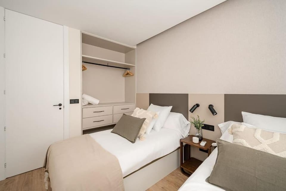 Bed, Photo of the whole room, Bedroom, towels, wardrobe, air conditioner