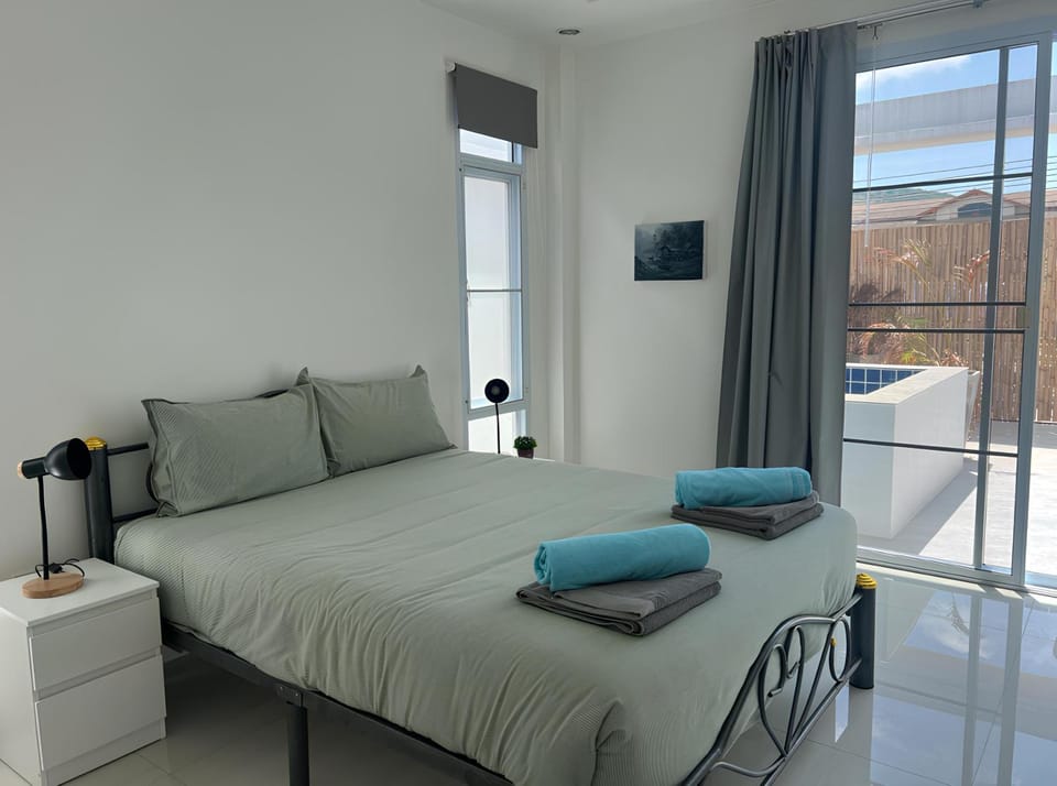 Hot Tub, Hot Tub, Balcony/Terrace, Balcony/Terrace, Bedroom