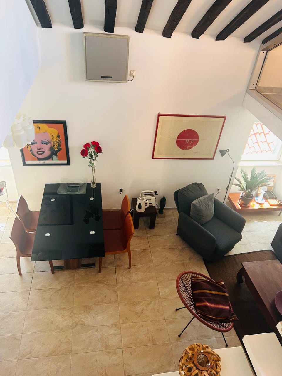 Seating area, Dining area