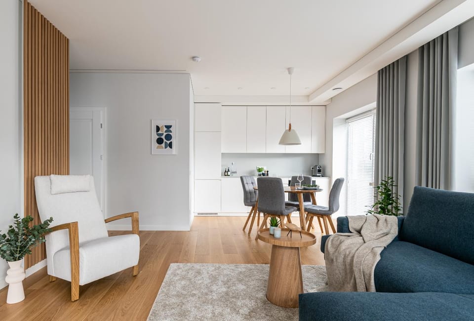 Kitchen or kitchenette, Living room, Seating area, Dining area