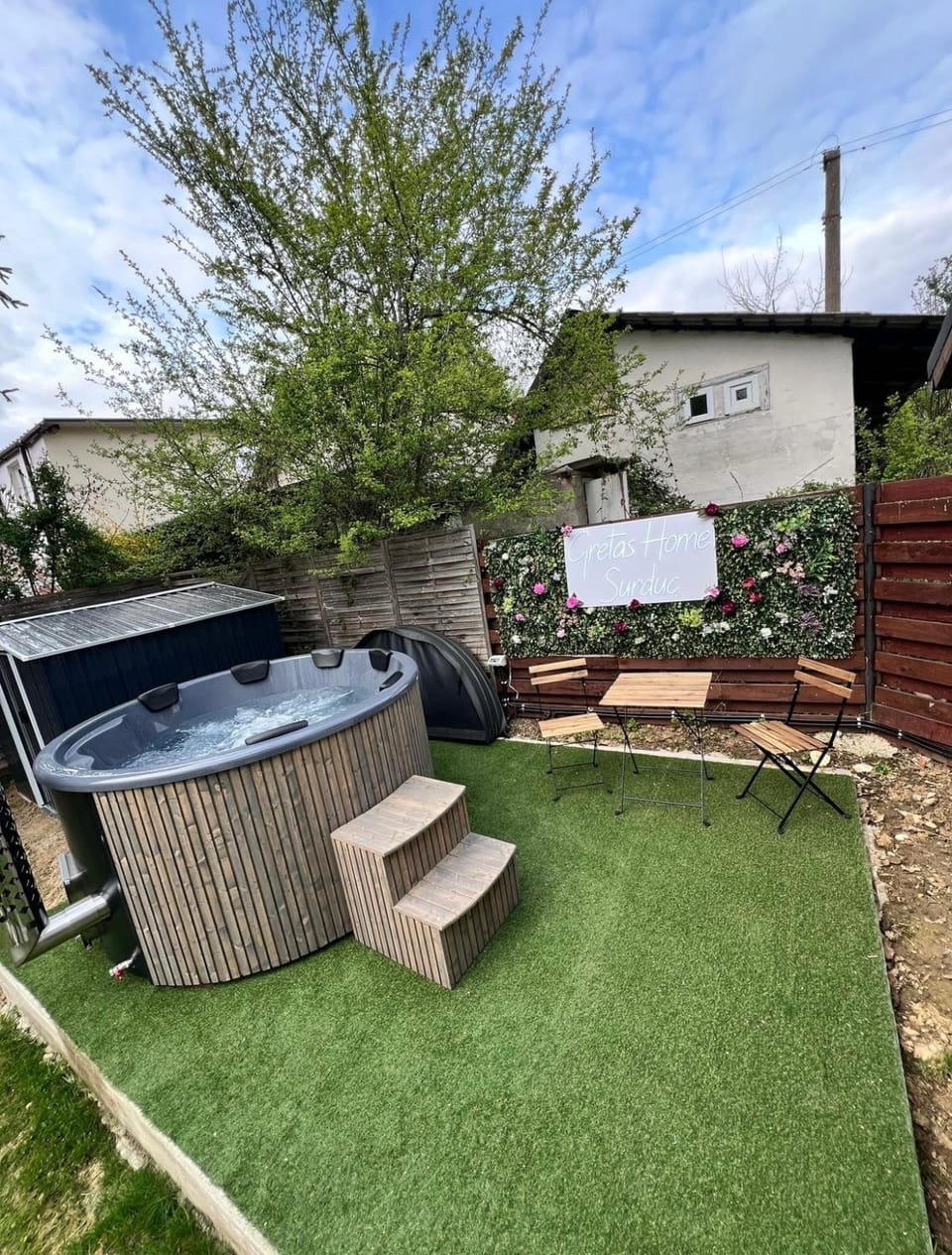 Natural landscape, Garden, Garden, Hot Tub, Hot Tub, Garden view
