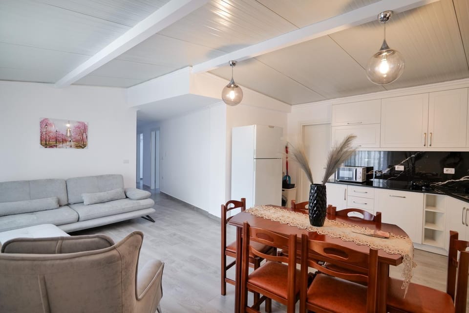 Coastal Dwell Apartment in Sarandë