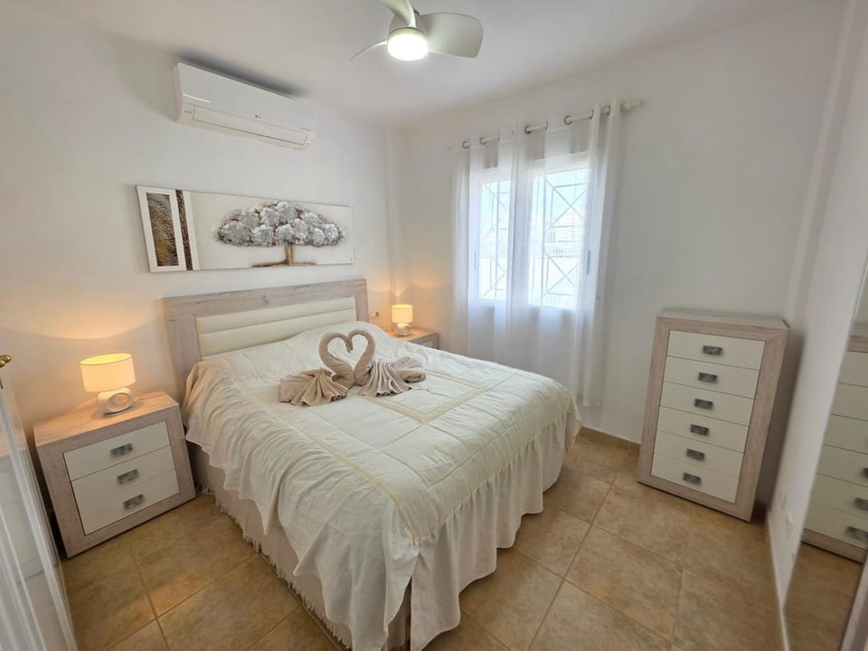 Bedroom, air conditioner