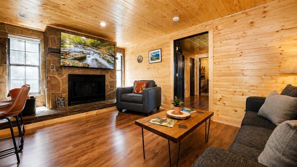 Mountain Views at Dolly's Castle Unit 5 Apartment in Sevier County